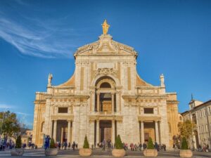 Assisi-BASILICA-SANTA-MARIA-DEGLI-ANGELI-1200×800