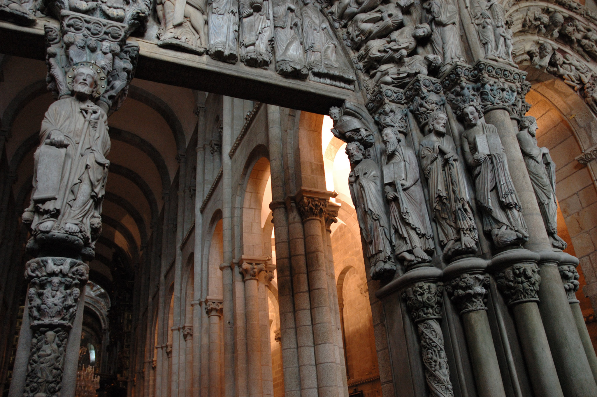 Interior_Catedral_Santiago_de_Compostela-2048×1362
