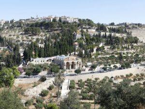 2048px-Jerusalem-Mount-of-Olives-KTM-1146